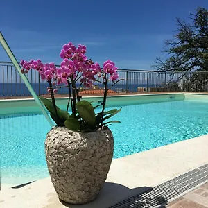 hotel-mediterraneo-cavi-di-lavagna.hotelitalianriviera.com/